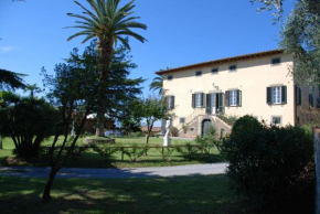 Villa Fubbiano by Salogi Villas